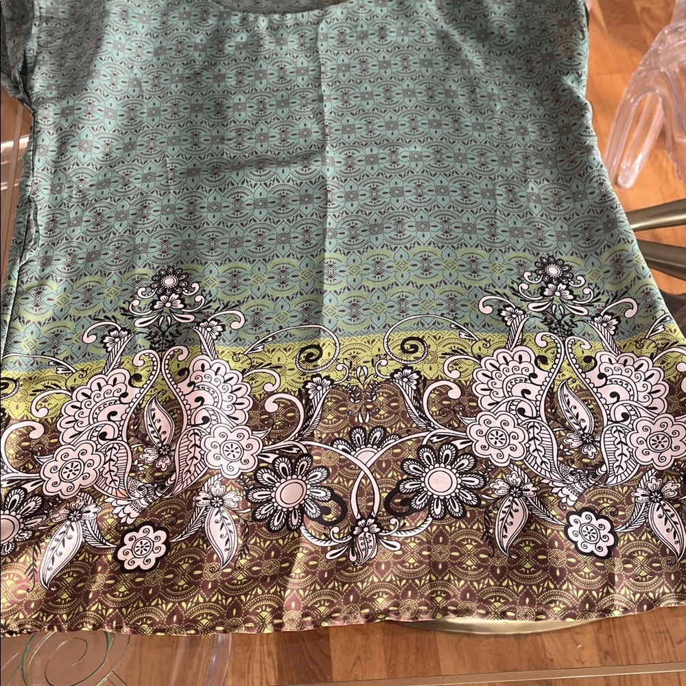 Forever 21 Green and Black Patterned Blouse